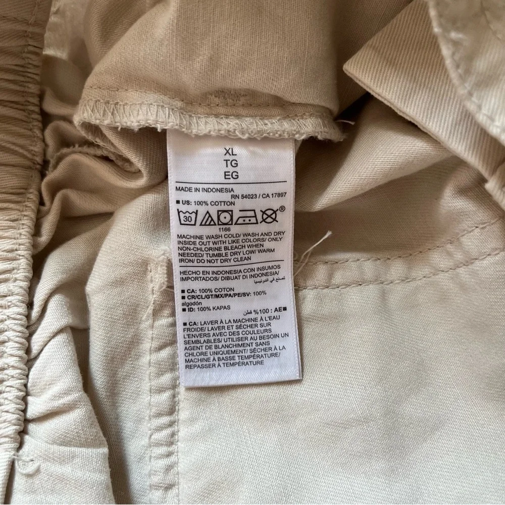 Old Navy Extra Wide Leg High Waisted Cargo Pants - Picture 5 of 5